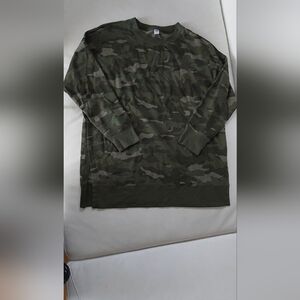 Old NAVY Camouflage Sweatshirt SIZE: Large.